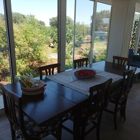 Trullo Libellula Челье-Мессапика